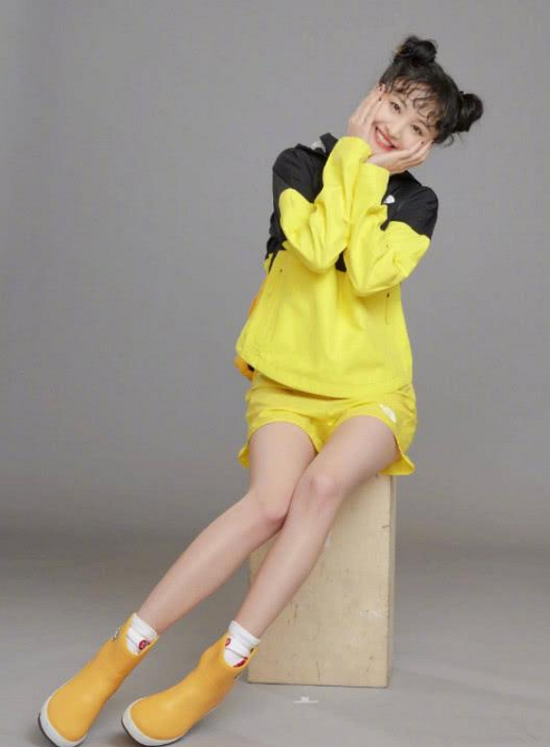 郑爽新造型曝光：整体感觉可爱又呆萌，比之前