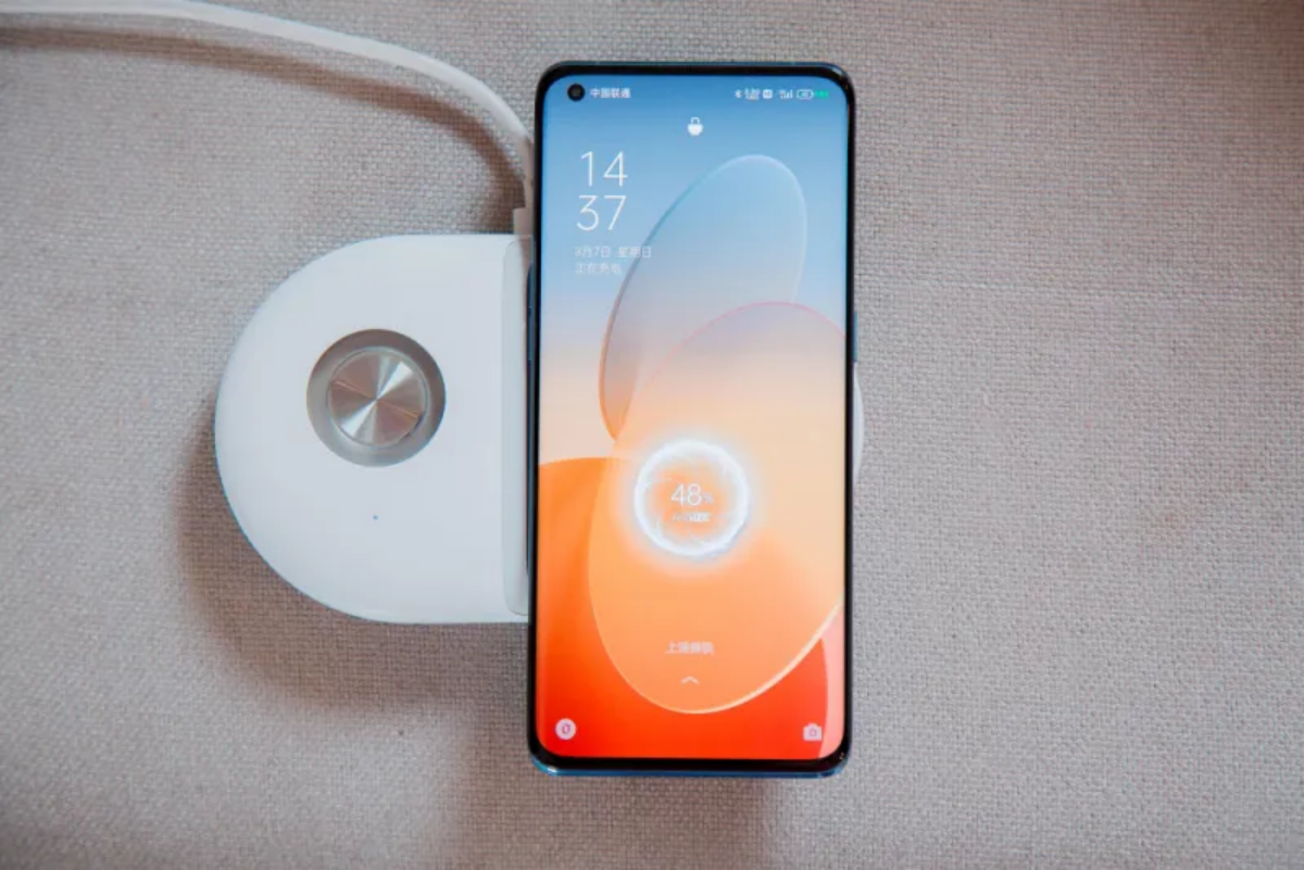 2021年上半年顶级手机屏幕：苹果 三星和OPPO，哪个更好？
