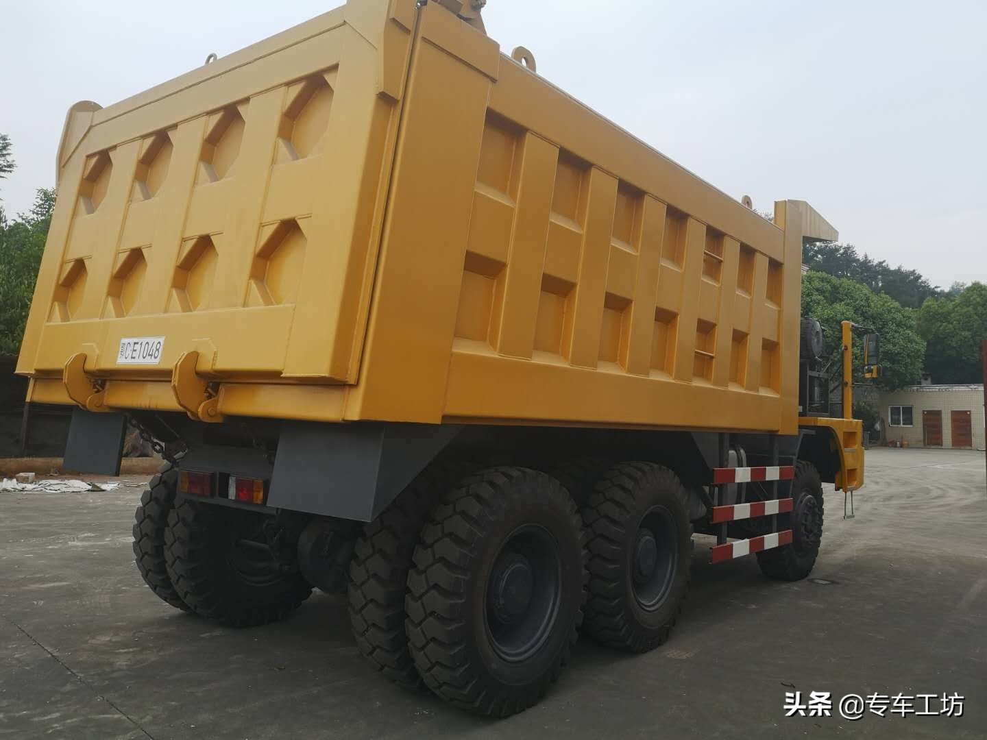 三环矿山专用自卸车