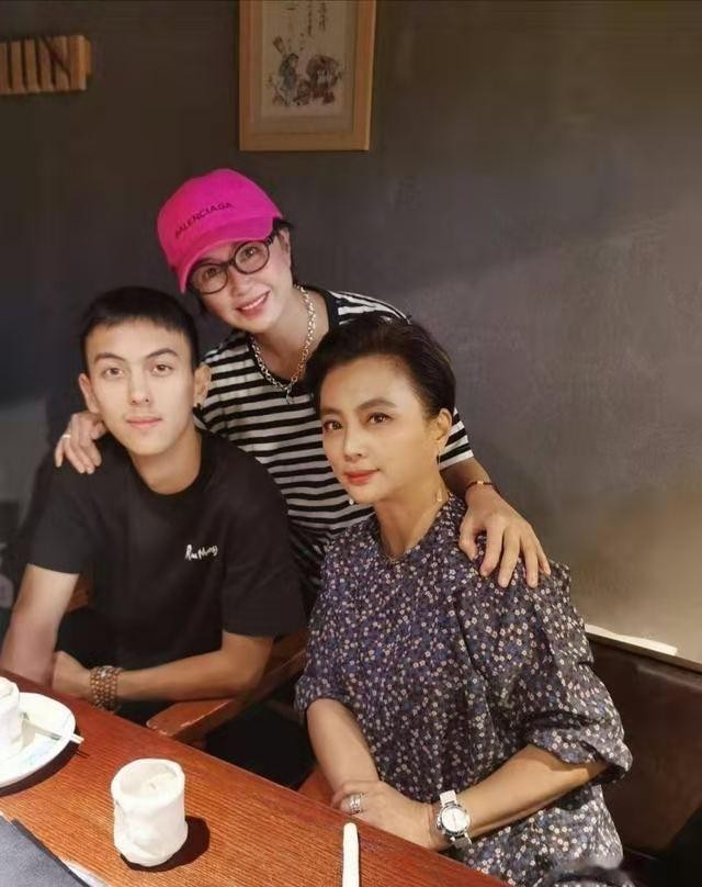 李玲玉的2段婚姻皆“被離婚”，34歲征服猶太富商，力破不合謠言