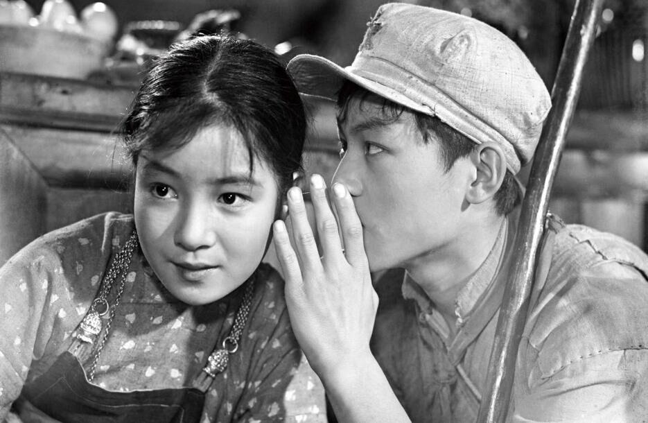 1958年,那个被毛主席亲切接见的“红孩子”,后来怎么样了