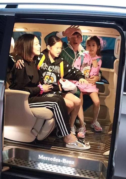 50岁钟丽缇为怀孕喝中药？难以下咽撒娇求情，张伦硕却催促不断