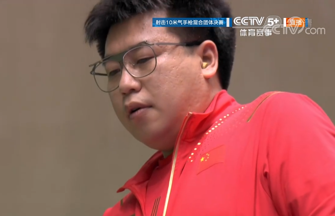 中国奥运第7金！庞伟姜冉馨逆袭夺冠，00后小将满环，太霸气了
