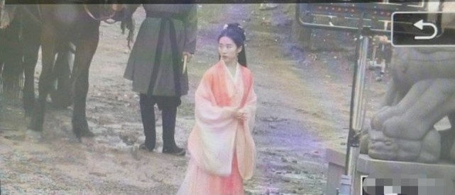 Liu Yi Fei colour is worth regain altar! Gas of the celestial being below unripe graph of skirt of a pink explodes canopy, new theatrical work and Chen Xiao match one face