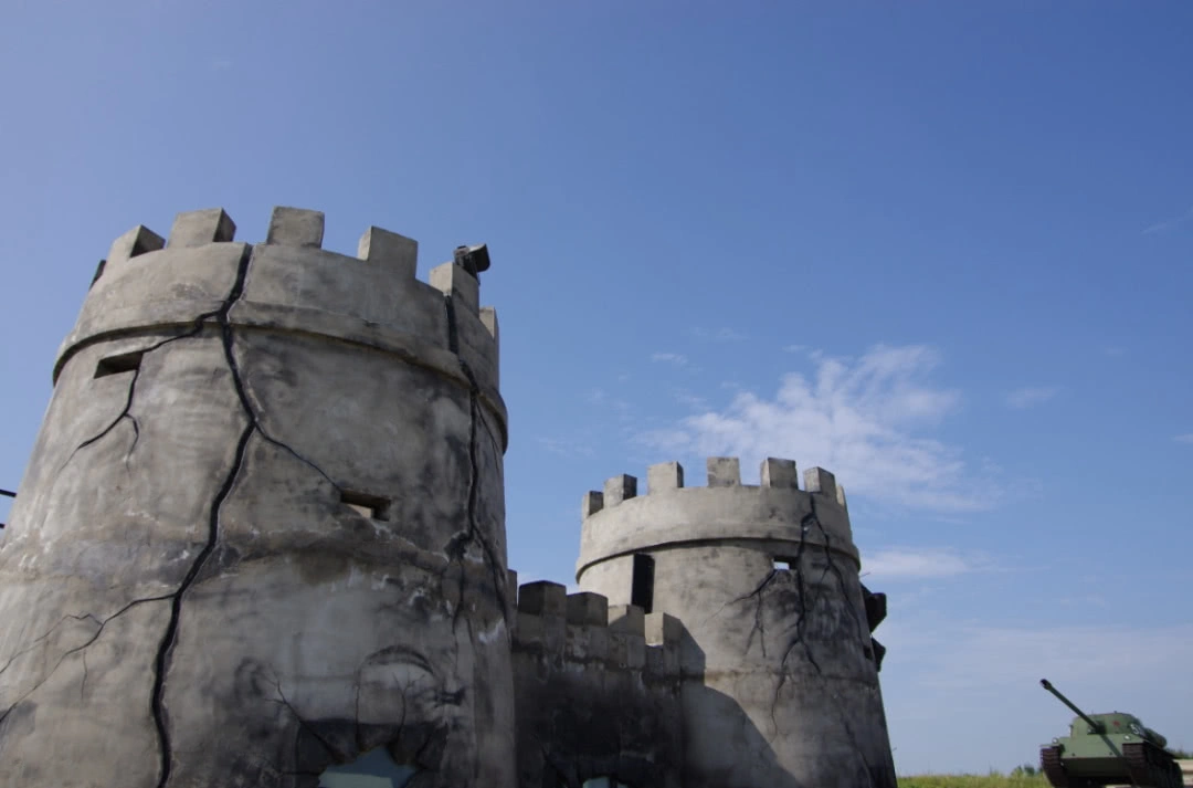 全球最没用的四大军事防线，第3被水枪喷垮，第