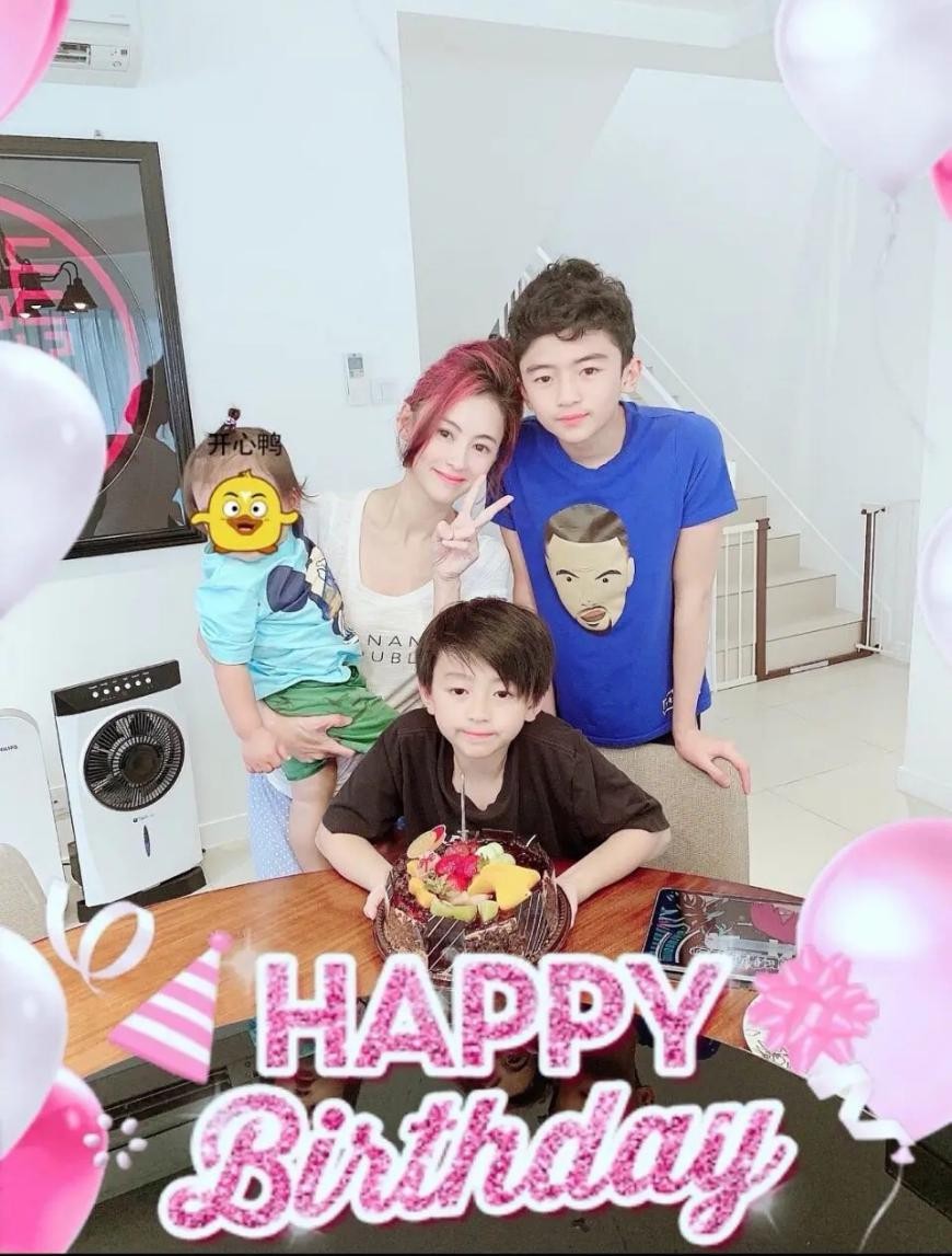 张柏芝支持孩子进娱乐圈，儿子和谢霆锋一样帅，网友：不进太可惜