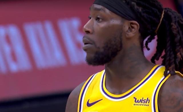 真高效！湖人新援打疯了9中8轰19分，在詹皇身边