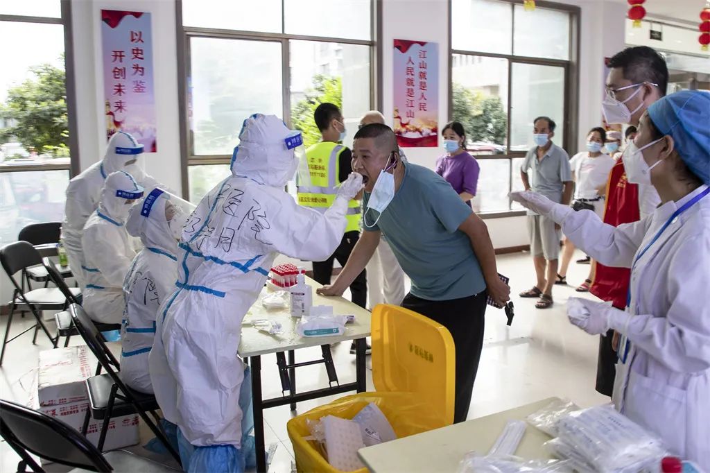 河南睢县：战“疫”一线那抹耀眼的“志愿红”