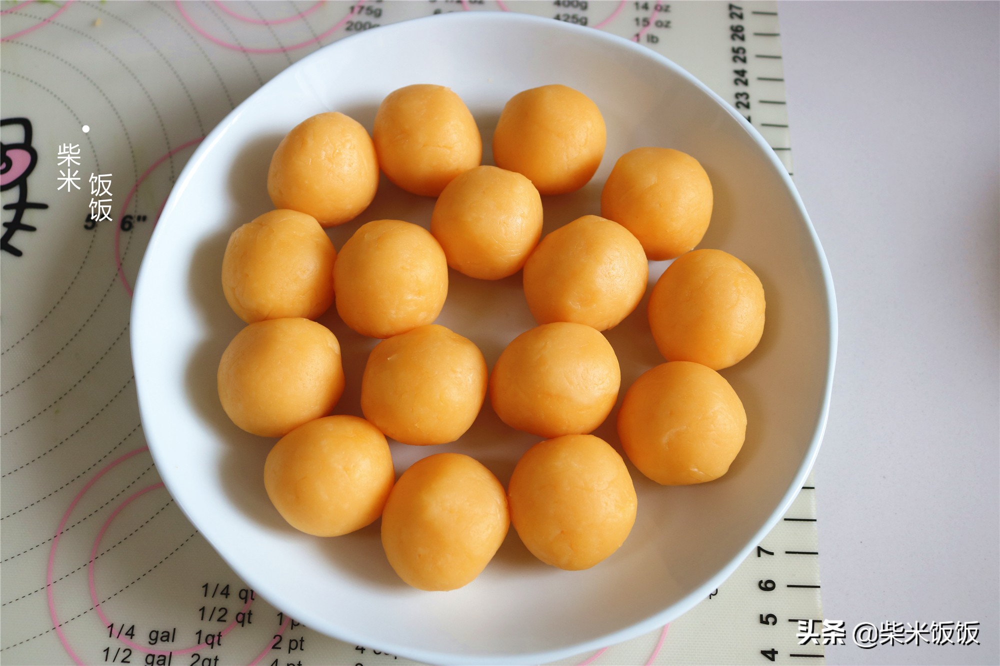 中秋节月饼，不用烤箱也能做，蒸一蒸，细腻滋润更好吃