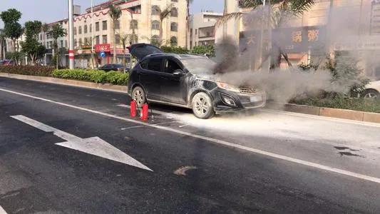 自燃问题频发，新能源车未来道路走向何方？