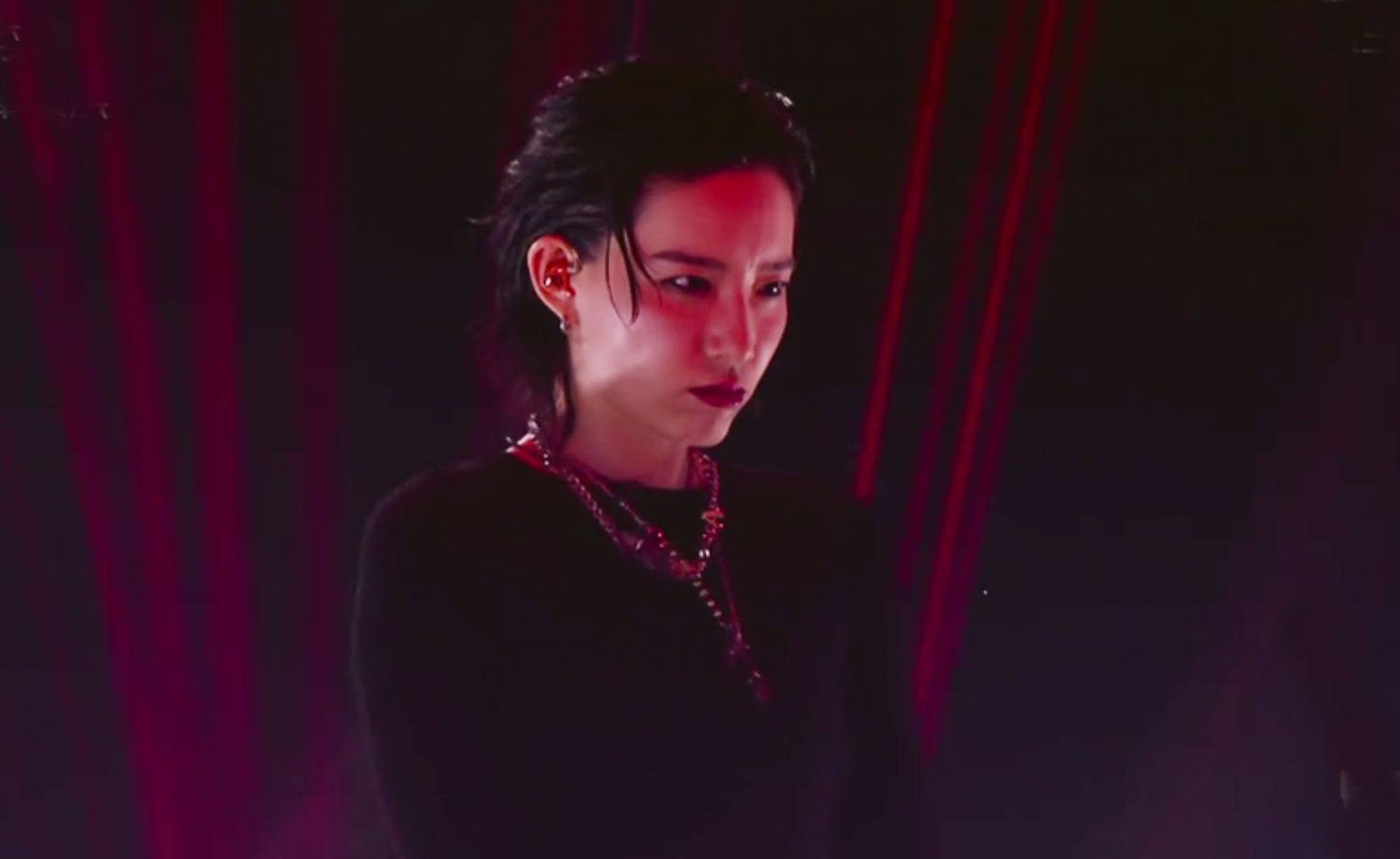 16档综艺刷脸未翻红，给个舞台就炸裂，李斯丹妮从小透明变成王者