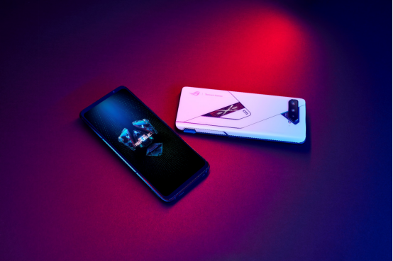 三星144Hz电竞屏“六指战神”腾讯ROG游戏手机5强势开售