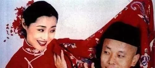 她是张若昀继母,25岁结婚,35岁嫁五婚男,42岁与第一任丈夫复合