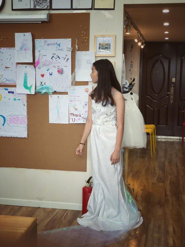 孫莉曬女兒自製戒指，多多伸手大方展示，心靈手巧被讚全能隨黃磊