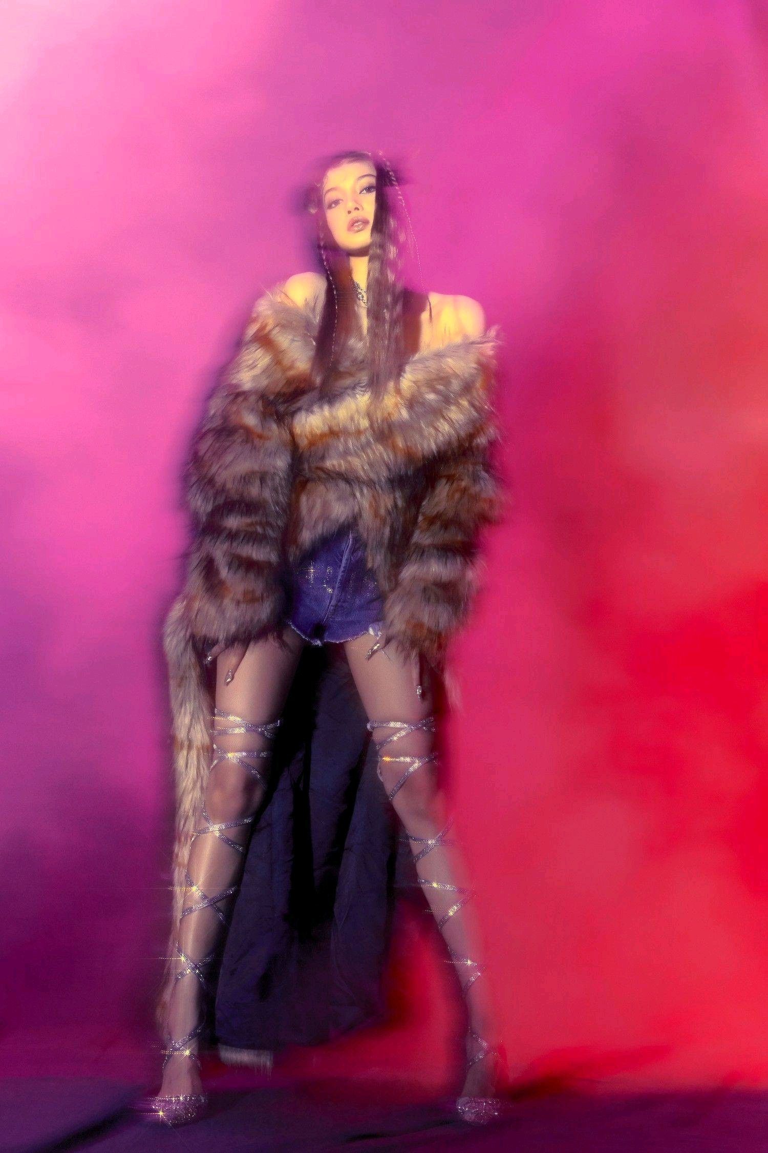 只有LISA做得到？ 出道突破南韓所有女Solo預售銷量，中韓評價好嗎