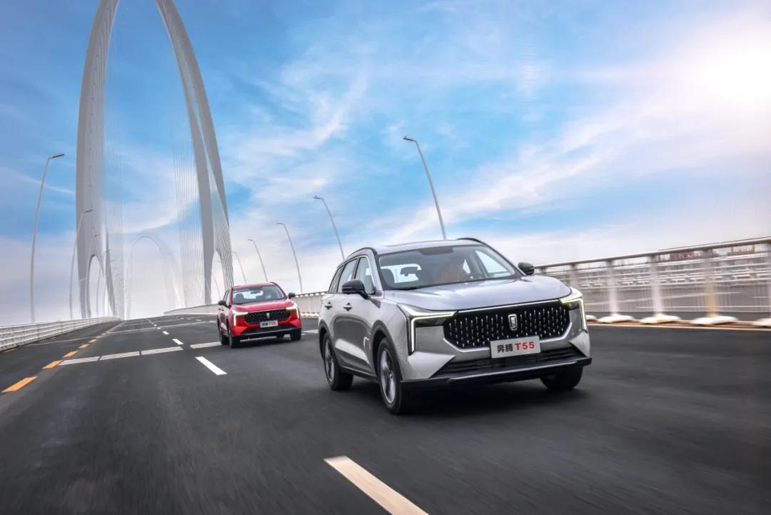 想不到吧！这居然是款10万出头的SUV，而且看起来还挺高级