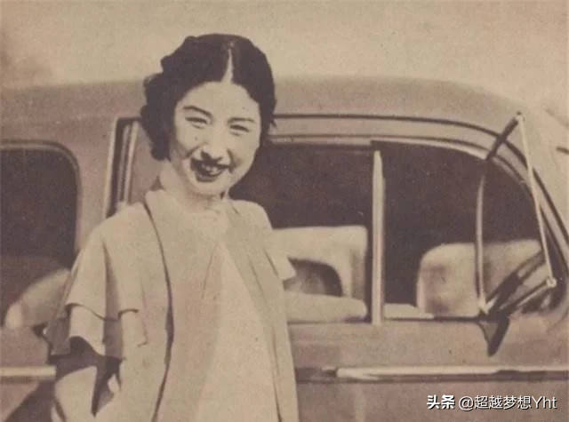 刑场上，她笑对刽子手说，拜托打准点，别让我