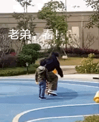 搞笑gif神评:鼻子都塌了吧,心疼伴娘一分钟