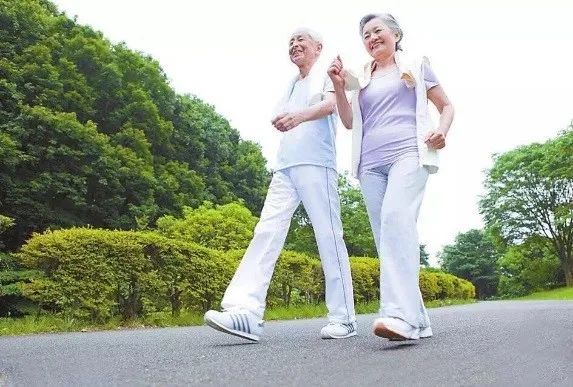 【为了您的健康，我们的专家有话说】多种方法应对老年人功能性便秘，让便“便”变轻松