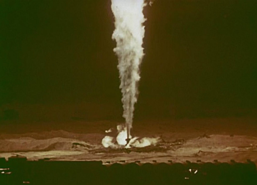 油气井燃烧3年不灭，苏联科学家用核弹灭火，只需23秒