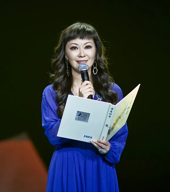 辞去铁饭碗成育儿专家的“央视名嘴”，如何做