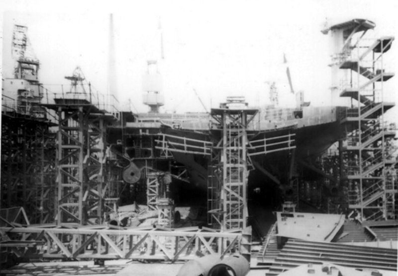 架空：悲怆的俄海军，最凄惨的航母，乌里扬诺夫斯克号浮动核电船