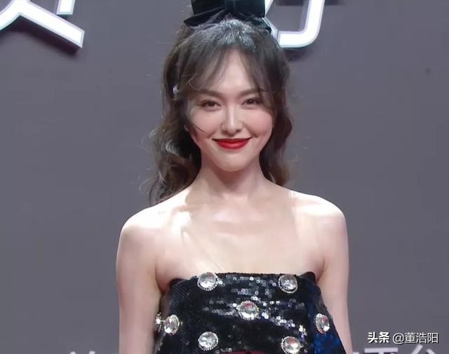 星光红毯众星造型：乔欣透视装抢镜，热巴大秀