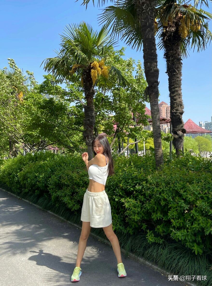 周玲安晒照，话说这是真要打到抢七吗？球迷：啥抢七，雄鹿四场