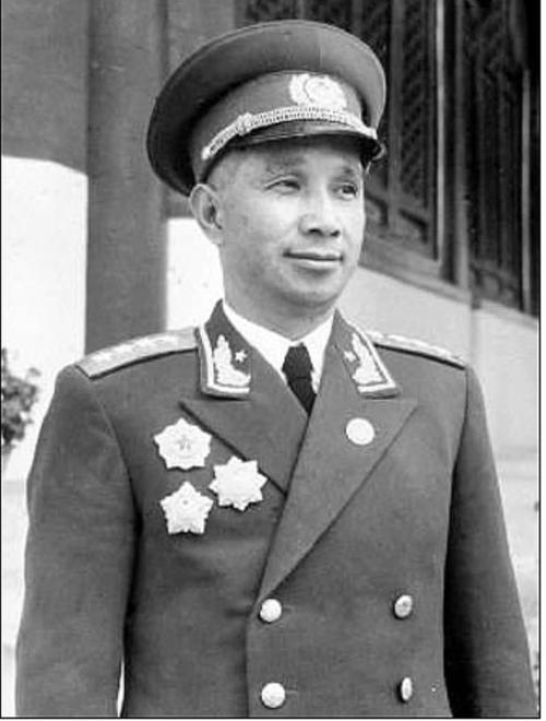 1970����˾��ι�ŵ���ף�����3�����⣬������Աһ��Ҳ������