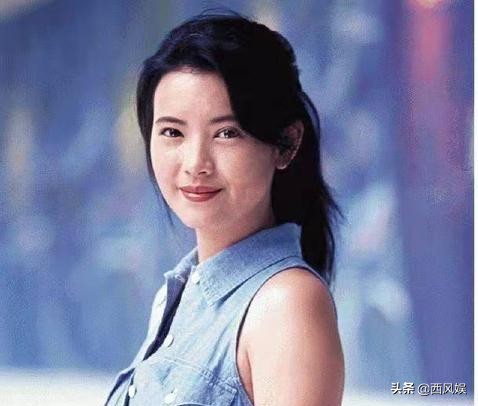 曾是美艳女星，后被称“疯婆”，为三百元哭着求人，一生颠沛流离