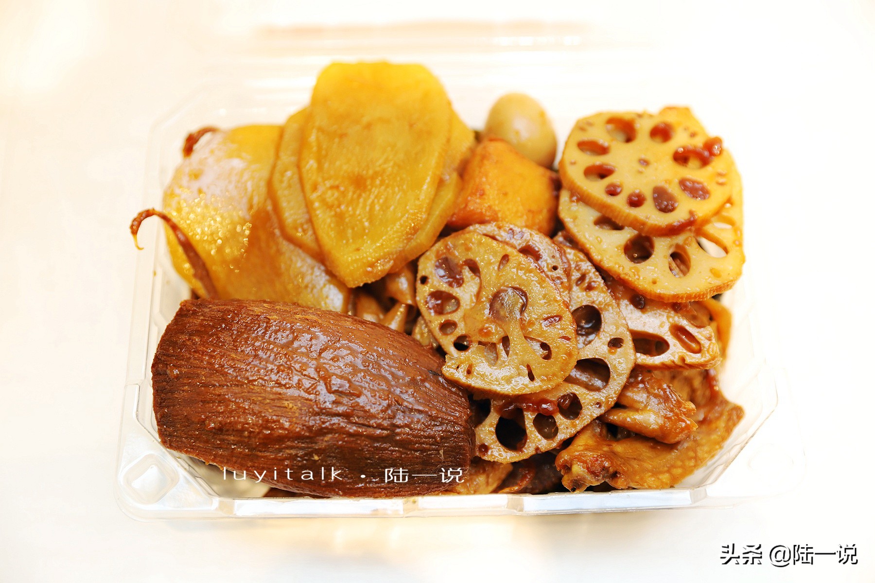 鸭舌50克近16元，我没控制住，要了3鸭头、5鸭翅、8鸭掌、16鸭舌