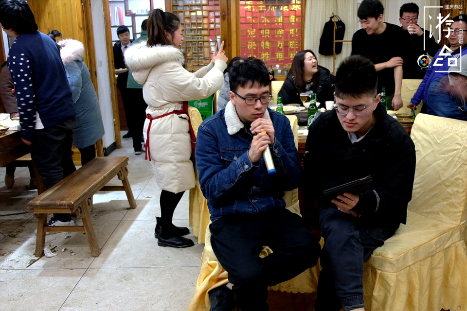 重庆方言里的文化生活：喝酒必须乱劈柴，打麻将不能输齐唐家沱