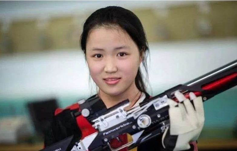 人民日报都看不下去了，饭圈的那套“糟粕”怎能扔向奥运健儿？