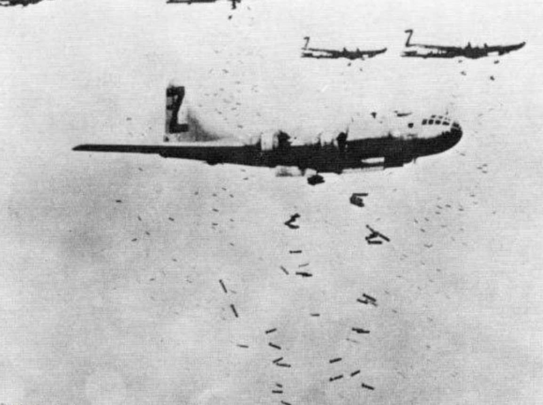 一夜数十万人死于火海，800万人流离失所，李梅火攻比核弹还残忍