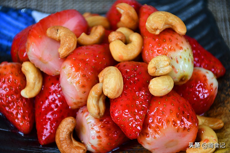 別再用鹽水洗草莓了！ 果農教你1招，蟲卵自動溜走，吃著更健康​