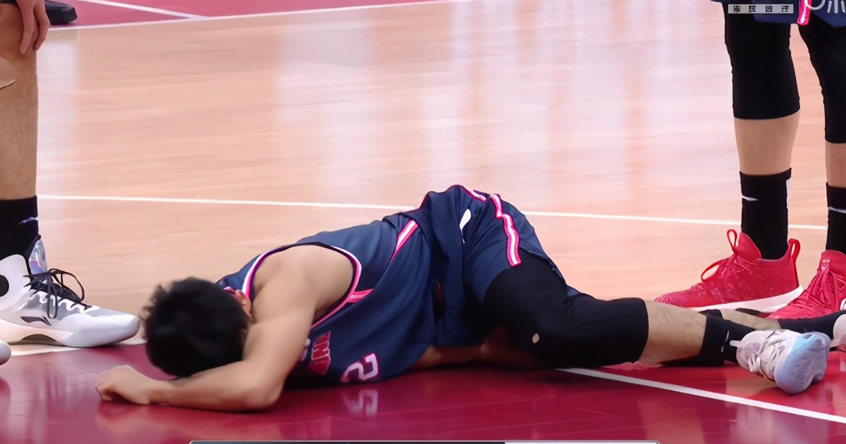 Xu Jie falls down, Du Runwang bumps by genu from, liu Xiaoyu laugh, du Feng receives 2 bad newses repeatedly