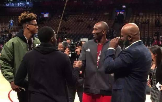 想念科比！奧尼爾兒子拍到“8”形狀白雲，科比長女：不可思議