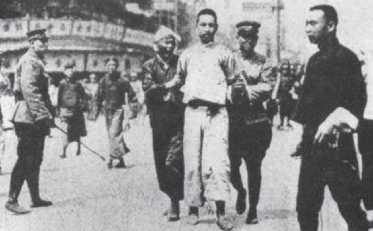 1953年，广州一妇女来到中南海要见周恩来：我是周总理的假扮妻子