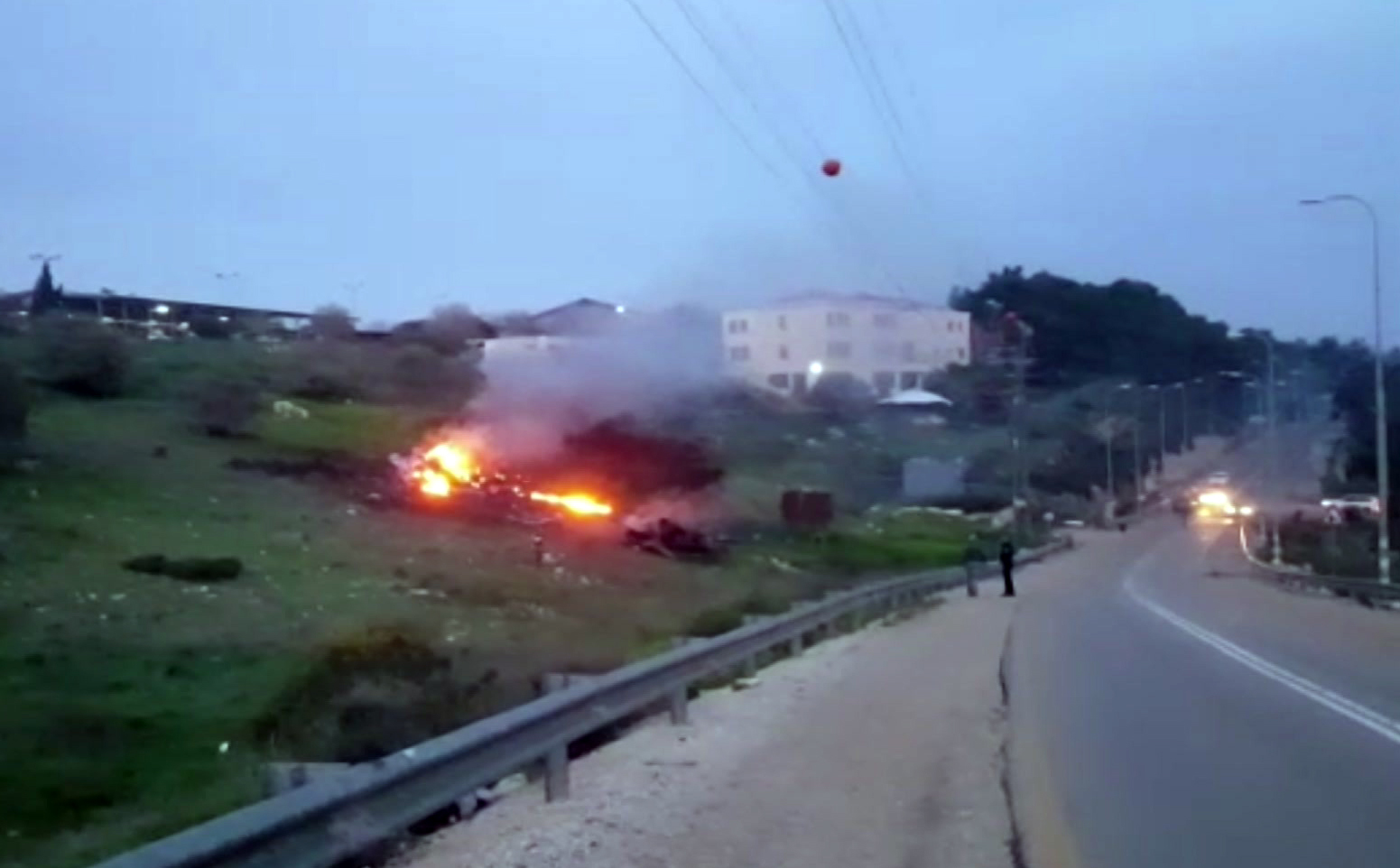 美國(guó)空軍又曝出慘劇，精銳戰(zhàn)機(jī)墜毀！飛行員生死未卜，令家屬揪心