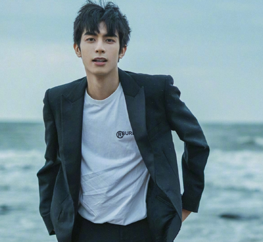 宋威龙又上演姐弟恋？和大12岁御姐合作，ｃｐ感