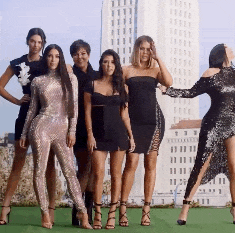 明星红黑榜：奚梦瑶一出手就是王炸，关晓彤穿