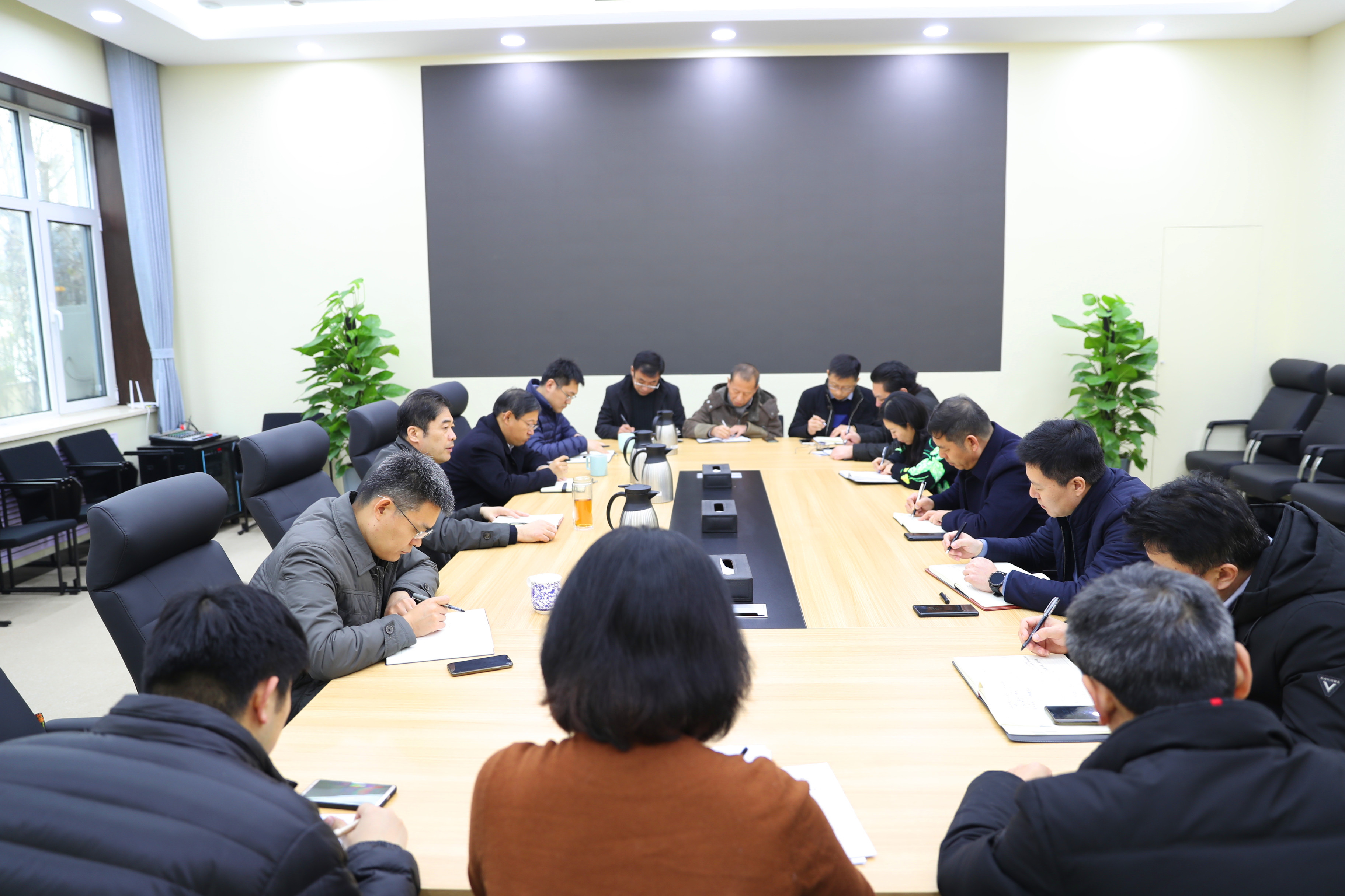济南新材料产业园区召开重点工作专题会议