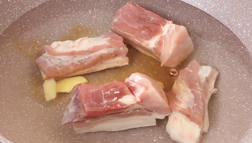 五花肉好吃不油膩，學會新做法，一大鍋不夠吃，冬天常吃全身暖和