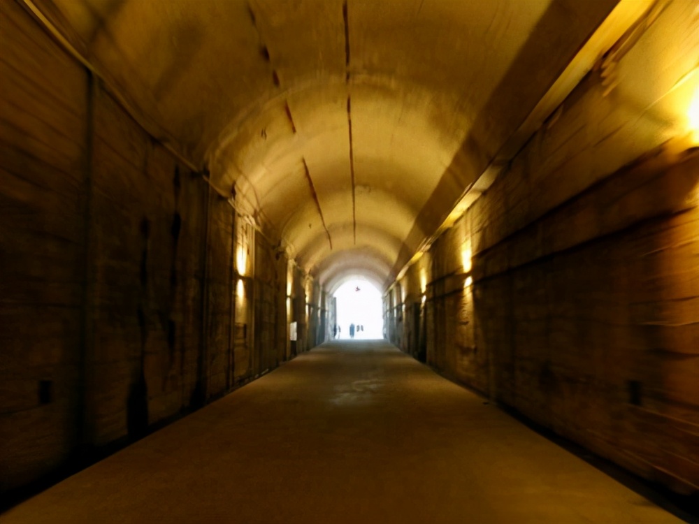 50����ǰ��ʧ����ɽ�е�6��ٱ�����������һ��ΰ��ĵ��¹���