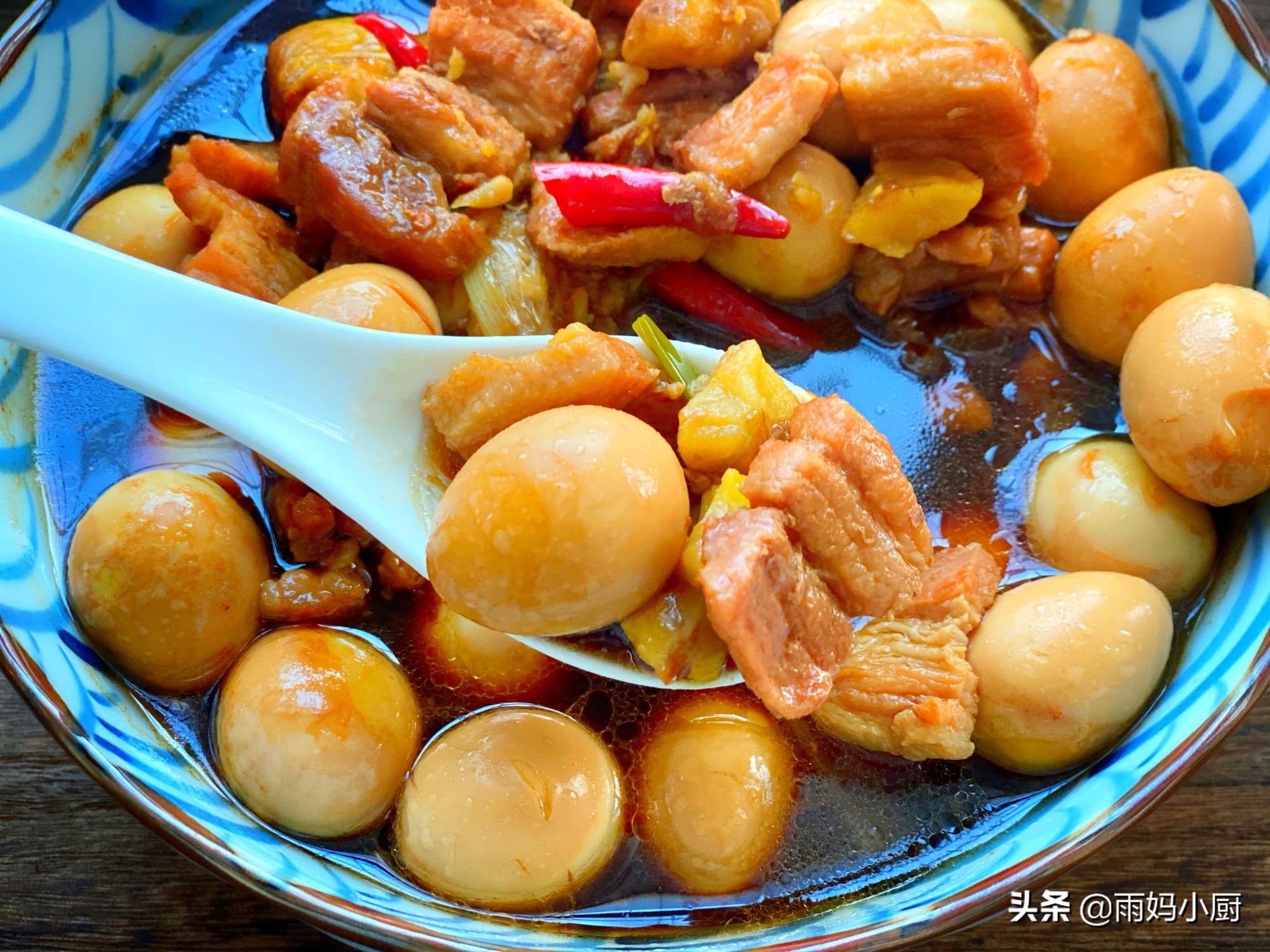 元旦团圆必做的炖菜，鲜香入味的五花肉炖鹌鹑蛋，美味滋补超下饭