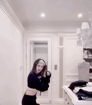 任正非小女儿进军娱乐圈？姚安娜首开国内社交账号，被曝已签公司