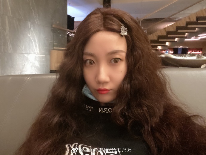 不管|乃万开麦吐槽“不管谁的错都得我被骂” 言语间满是委屈令粉丝心疼不已