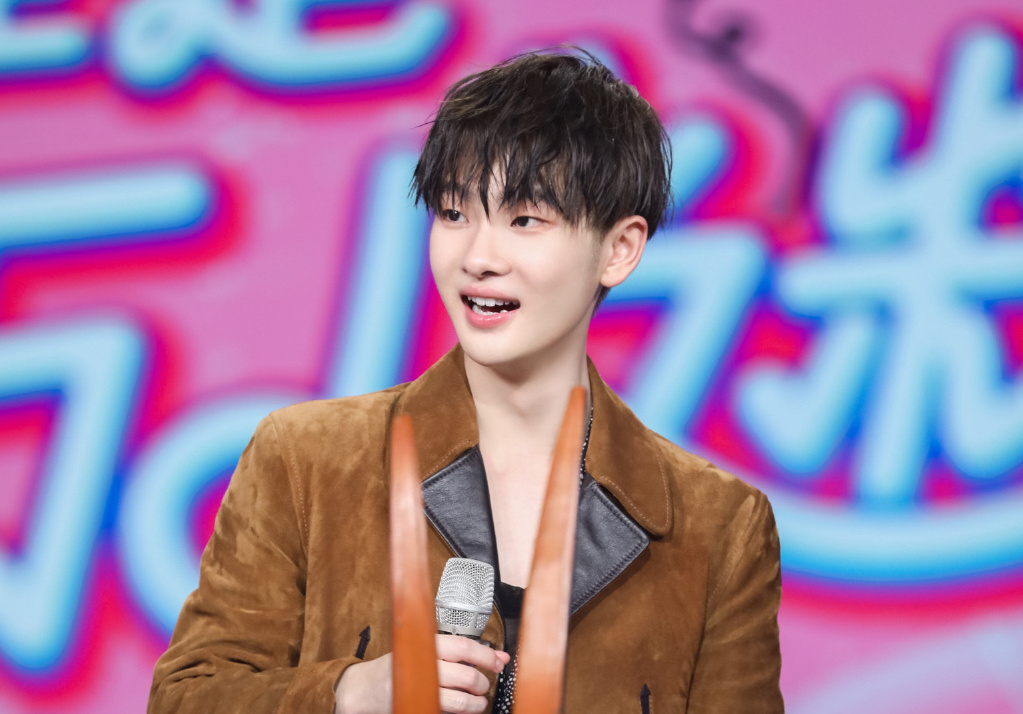 周震南孟美岐突袭创造营3城堡，带来双C合作首秀