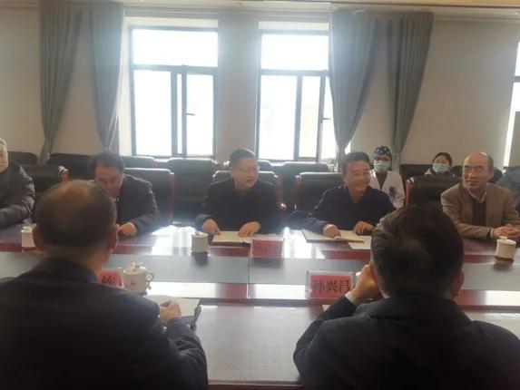 甘肃中医药大学郑贵森副校长一行赴第四附属医院慰问走访