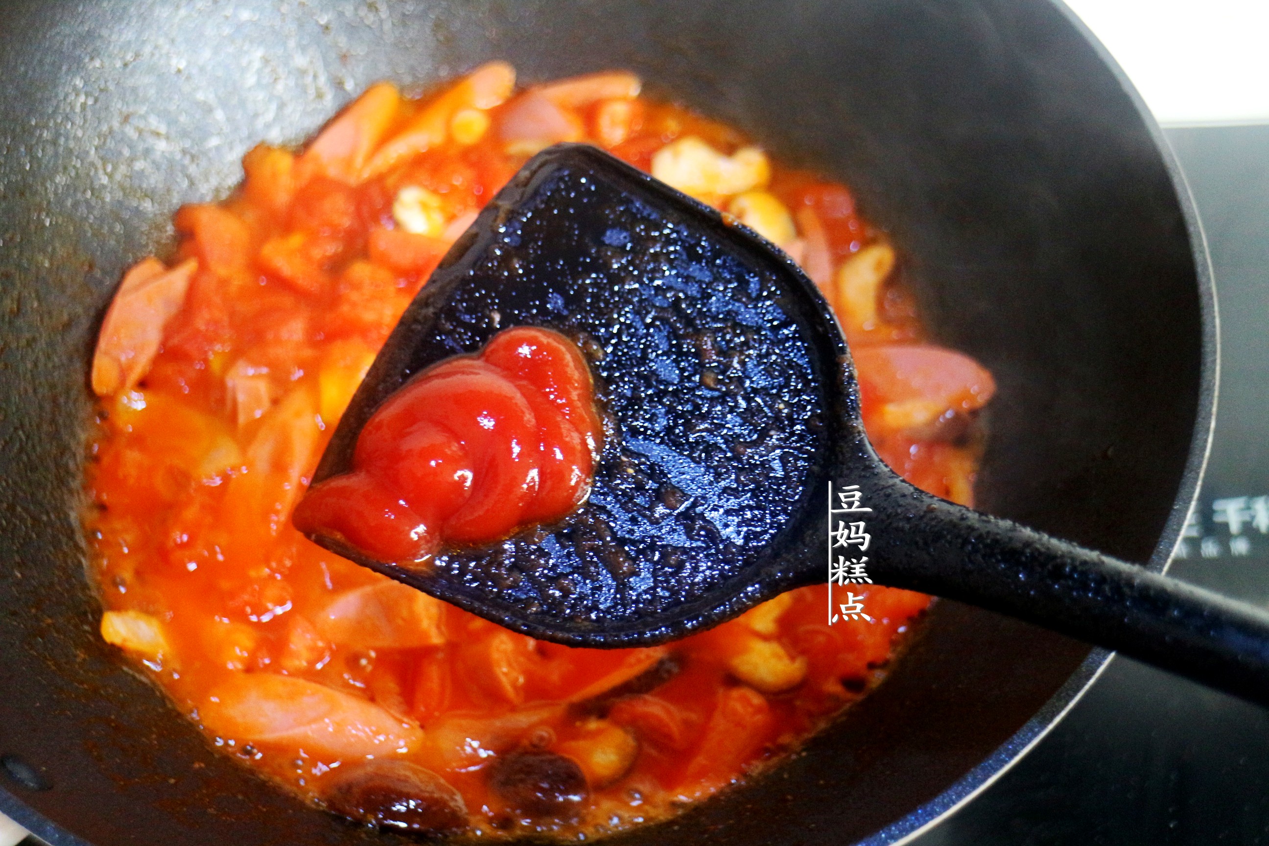 天冷了，用西紅柿煮蔬菜濃湯，酸香開胃，兒子每次2大碗